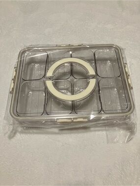 Clear Plastic Snackle Box with Cream Accents